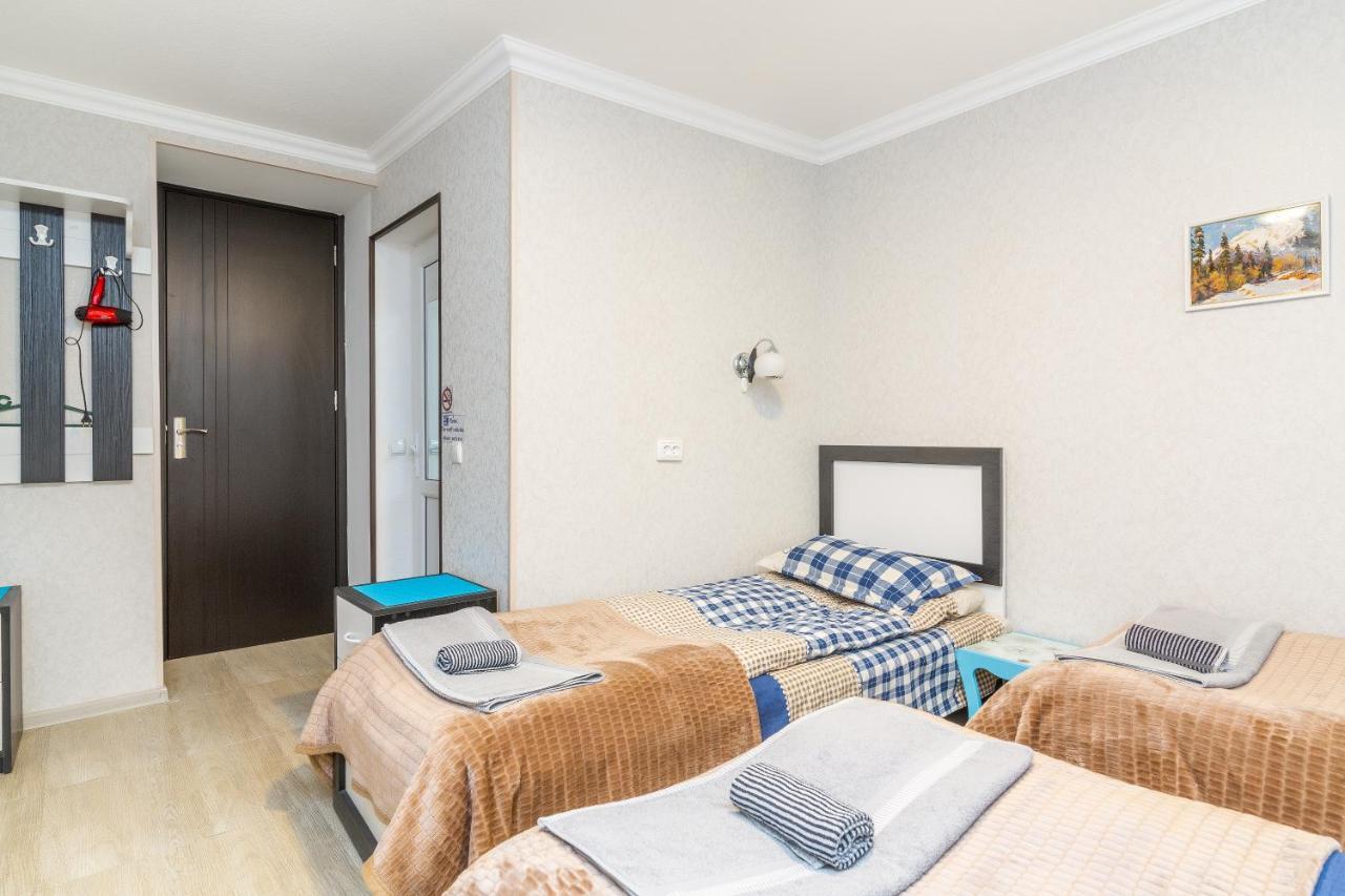 Guest House Poligloti Telavi Exterior photo